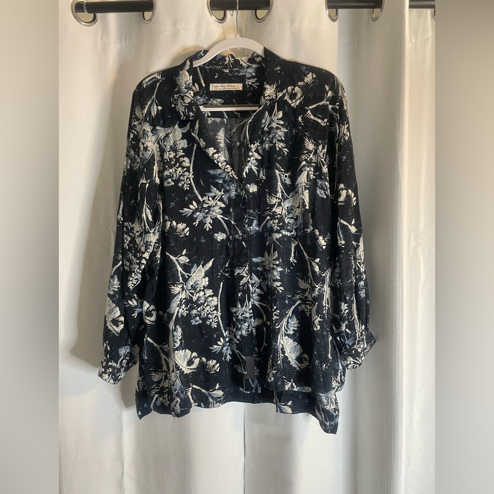 “We The Free “ Blue Floral Top Small relaxed fit boho beachy tropical